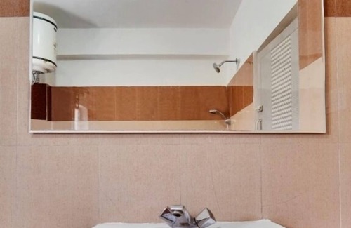 Lovedale Hotel | iROOMZ Rich Queen House Cottage