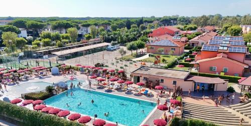 Vada Apartment | ISA-Residence with swimming pool in Mazzanta at only 600 meters from the beach, apartments with air conditioning and private outdoor area