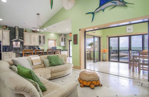 Marathon House | Isabella on Paradise Place 2 bed 2 bath with Exotic Magnificent pool and Open water views 200 ft of dockage