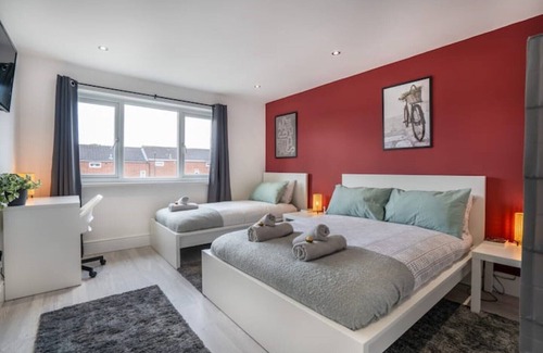 Newcastle-upon-Tyne House | `isimi Luxurious House Newcastle