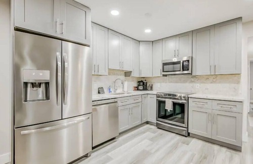 Palm Beach Shores Apartment | Isla Palma Singer Island
