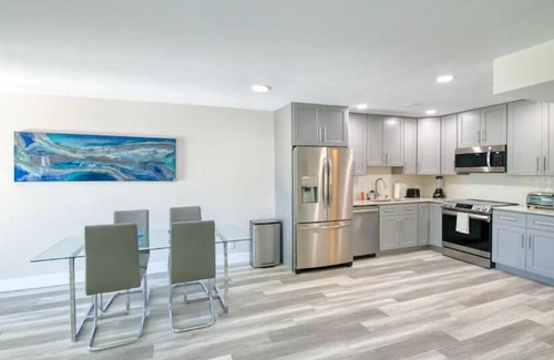 Palm Beach Shores Apartment | Isla Palma Singer Island
