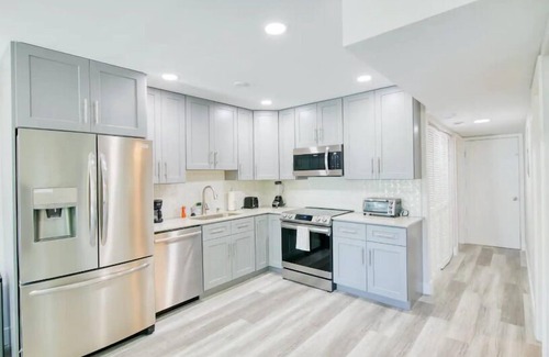 Palm Beach Shores Apartment | Isla Palma Singer Island