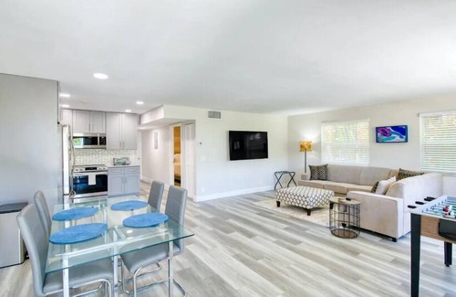 Palm Beach Shores Apartment | Isla Palma Singer Island