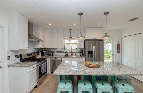Butler Beach House | Island Breeze- Close to Beach w/Screened Lanai/Pool