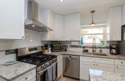 Butler Beach House | Island Breeze- Close to Beach w/Screened Lanai/Pool