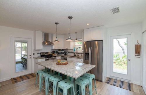 Butler Beach House | Island Breeze- Close to Beach w/Screened Lanai/Pool