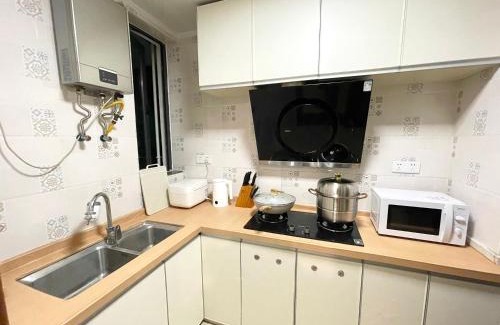 Long Hua Apartment | Island Flower Coconut 花椰椰民宿