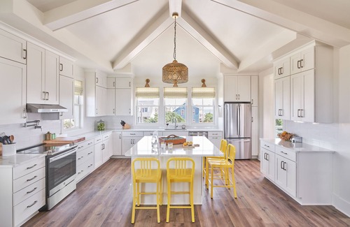 Ocracoke House | Island House: Dog friendly, 3-stop elevator, screen porch, canalfront, boat dock