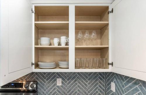 Tranquil Harbour House | Island Joy - Newly Renovated/Walk to the Beach!