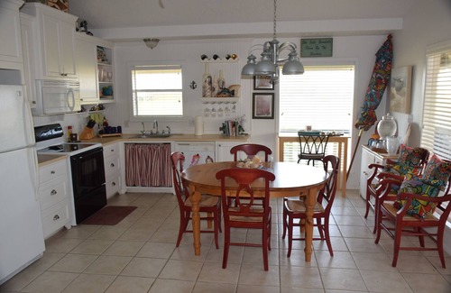 San Luis House | Island Life Getaway~ Bring Your Boat!