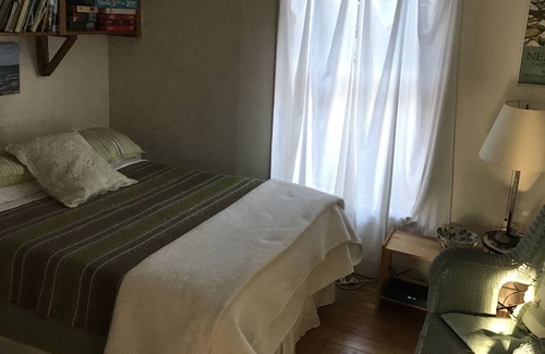 Peaks Island House | Island living: walks, biking, ocean views, all a 20min ferry-ride from Portland