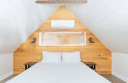 Charleston House | Island Retreat - Great for Large Groups