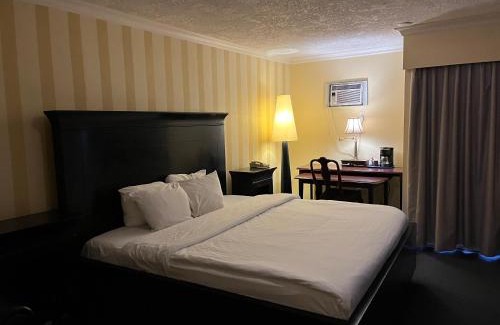 Downtown Victoria Hotel | Island Travel Inn