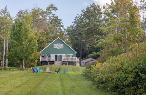 Broadalbin Cabin | Island View: 4 Bdrm Lakeside Cabin in the foothills of the Adirondack Mountains!