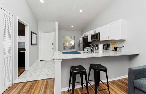 Southside House | Islander Oasis: 2 Bed/1 Bath Cottage Retreat - Pet-friendly!