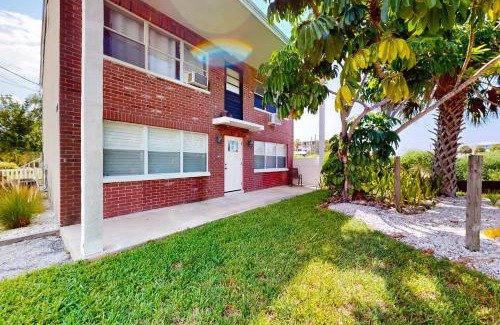 Dunedin House | Islander's Outpost