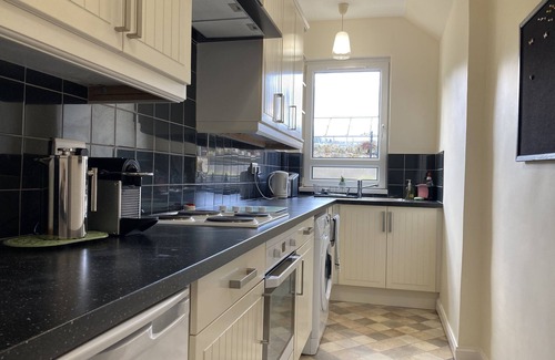 Pencaitland House | ISLAY House, Comfortable home- private garden, in quiet village, near Edinburgh