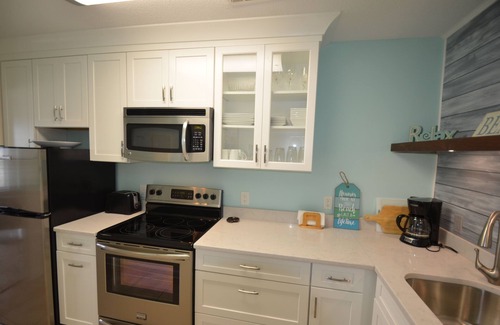 Isle of Palms Condo | Isle Of Palms Condo, Steps Form The Ocean, Beach, Bars And Restaurants.