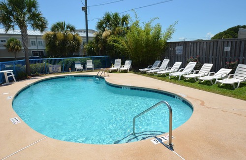 Isle of Palms Condo | Isle Of Palms Condo, Steps Form The Ocean, Beach, Bars And Restaurants.