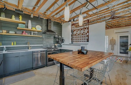 Bisbee House | ISLE of SKYe A Desert Modern Casita, Amazing Views 360°