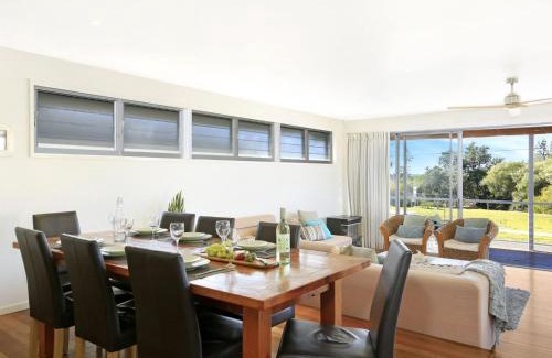 Kiama Downs House | Isthmus on North Kiama Drive