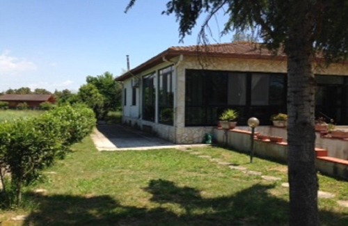 Borgo Sabotino House | Apartment in villa 700 m from the Mediterranean sea