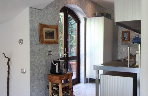 Punta Sardegna House | Pristine, family-friendly, gardens, terrace, walk to beach/piazzetta