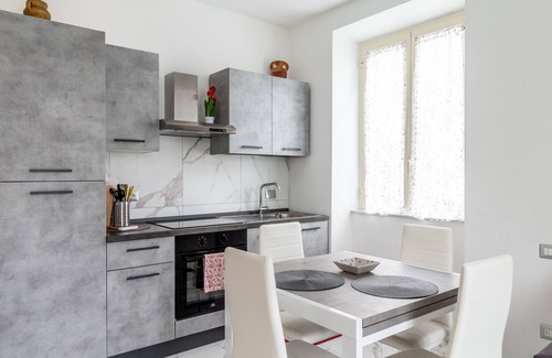 Ripa-Pozzi-Ponterosso Apartment | Apartment 'Casa A Pochi Passi Dalla Versilia' with Mountain View, Shared Garden and Air Conditioning