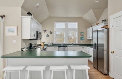 Rodanthe House | It's A Wonderful Life | Oceanside | Waves | Sleeps 12