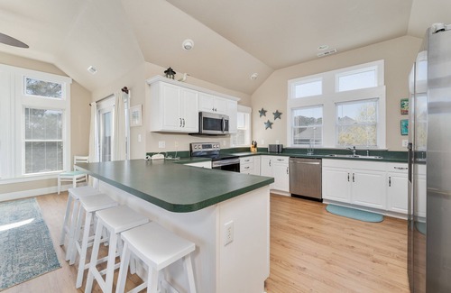 Rodanthe House | It's A Wonderful Life | Oceanside | Waves | Sleeps 12