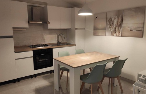 Contrada Taverna Apartment | Maxine Mare Blu - Sleeps 4 - 3 Mins To Beach