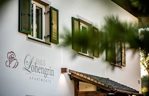 Castelrotto Apartment | Apartment “Haus Lohengrin - Ferienwohnung 5” with Mountain View, Wi-Fi, Balcony & Garden