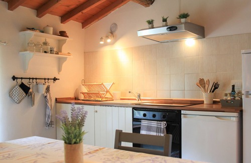 Nord-Est House | IT023091B4NJULJDCT – Charming country home nestled among Verona’s vineyards