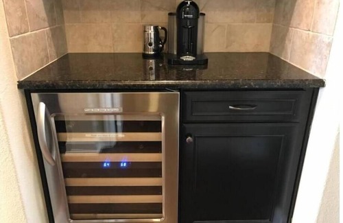 Wetmore House | Italian Hill Country Home - 5 min from La Cantera