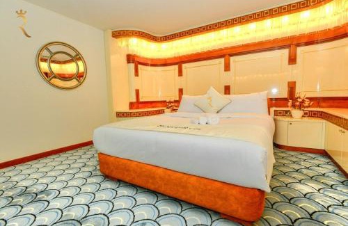 Al Danah Apartment | Italian-Style Penthouse Near Corniche & WTC Mall