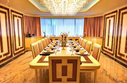 Al Danah Apartment | Italian-Style Penthouse Near Corniche & WTC Mall