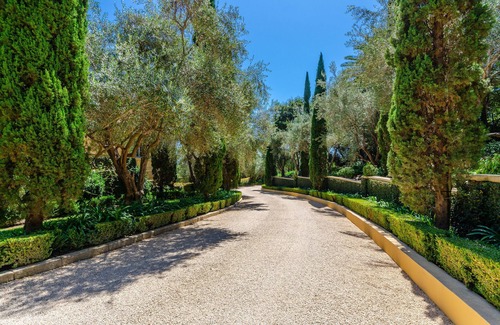 Golden Quadrangle House | Italian Villa