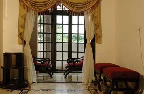 Cooke Town Hotel | ITIS Suites