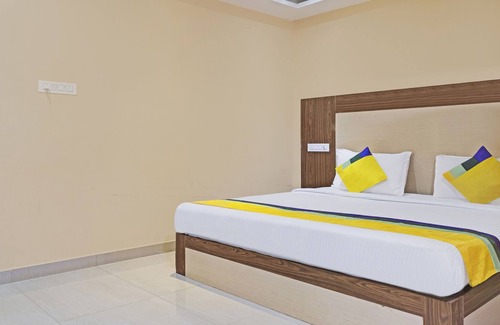 Ninnimamidi Hotel | Itsy Hotels Abhitej Inn