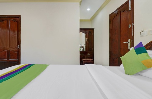 Kovalam House | Itsy Hotels The Waters Edge Beach Resort