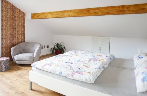 Mariaroth Apartment | Ivory apartment in Mariaroth for up to 6 people.