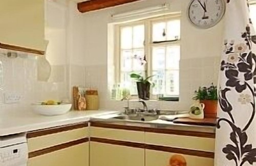 Bredons Norton Cottage | Ivy Cottage - Charming 18th Century Detached Cottage in Cotswold's area, UK