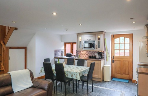Clyst St Mary Cottage | IVY COTTAGE, pet friendly, character holiday cottage in Aylesbeare