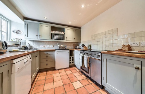 Thornham Cottage | Ivy Cottage - sleeps 6 guests in 3 bedrooms