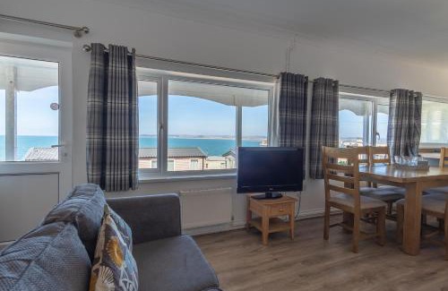 Westleigh Villa | Ivy Cottage with Sea Views