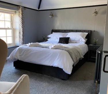 Skipsea House | Ivy House, three bed cottage, parking garden