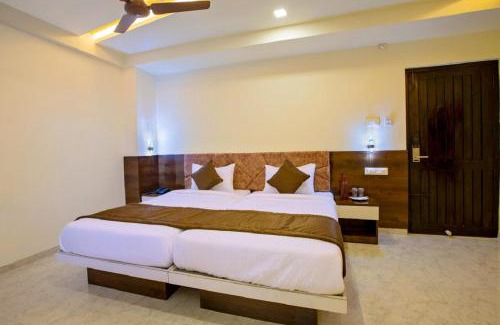 Town Hall Hotel | IVY RESIDENCY