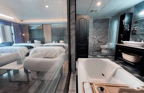 Miandam Hotel | IYI LUXURY INN