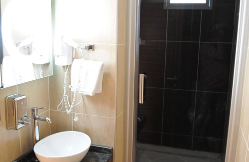 Izmit Hotel | Izmit Saray Hotel